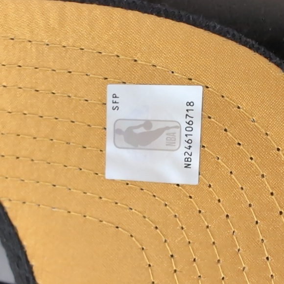 Toronto Raptors Mitchell and Ness Cap Wool Blend Snap Back One Size - Picture 9 of 11